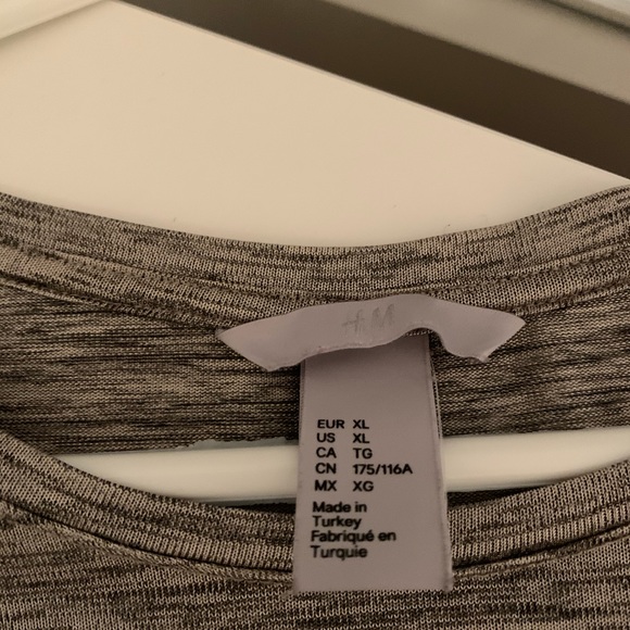 Silky material grey tee - Picture 2 of 4